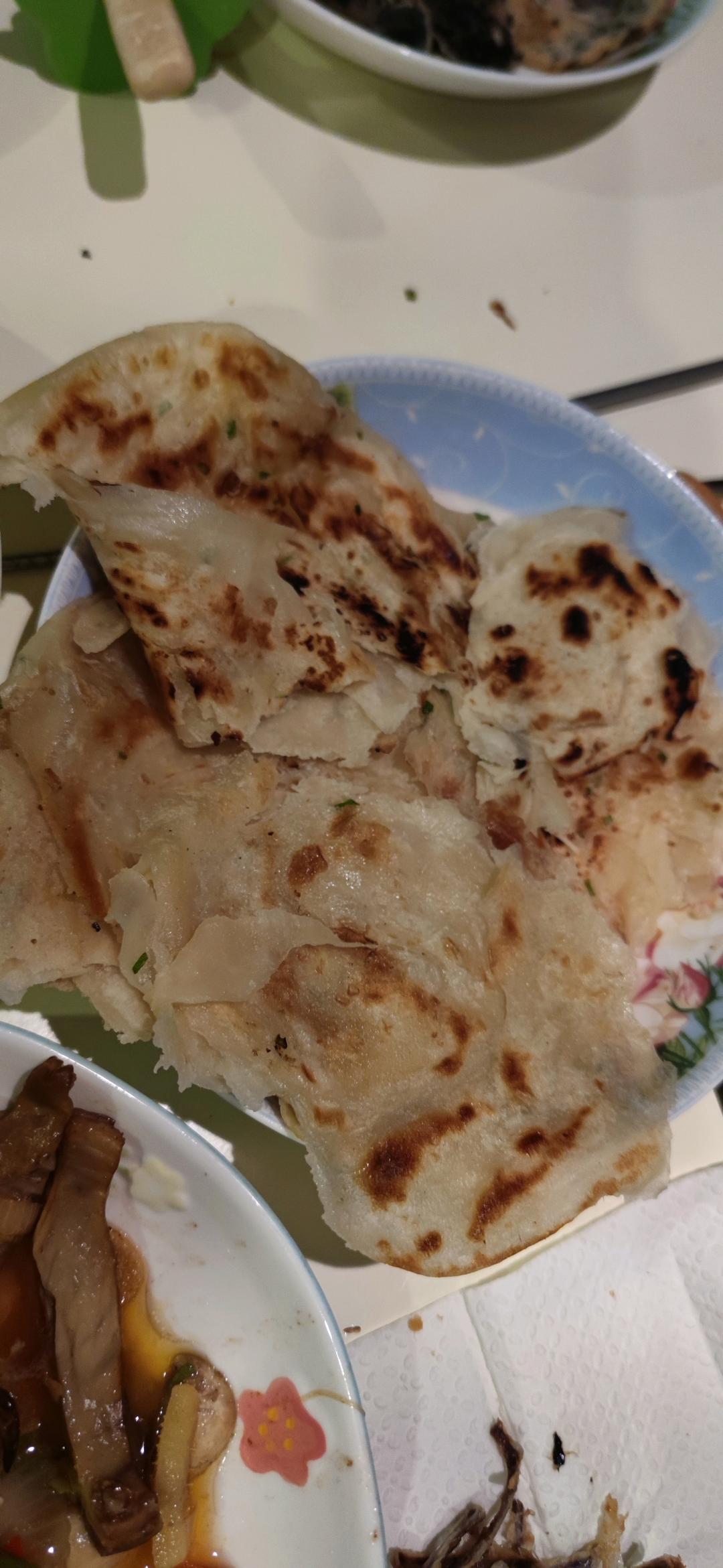 家常葱油饼 柔软多层 凉了也不硬 附细节视频详解