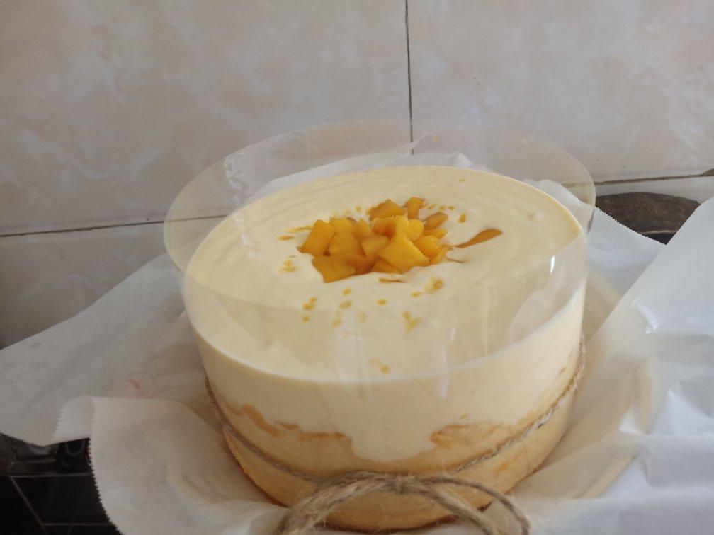 杨枝甘露爆浆蛋糕