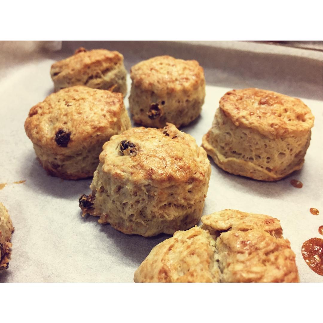 全麦葡萄干司康（Maple Raisin Scones)