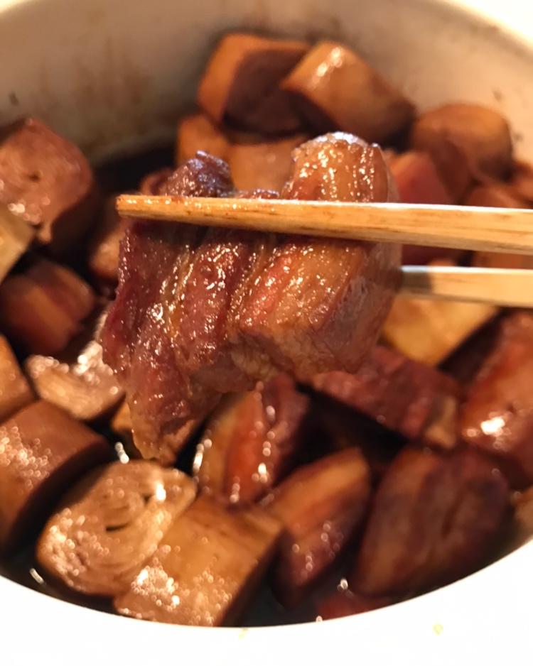 大口吃肉