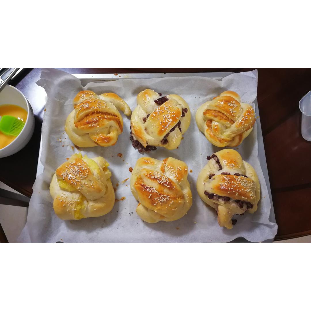 汤种椰蓉酥粒面包