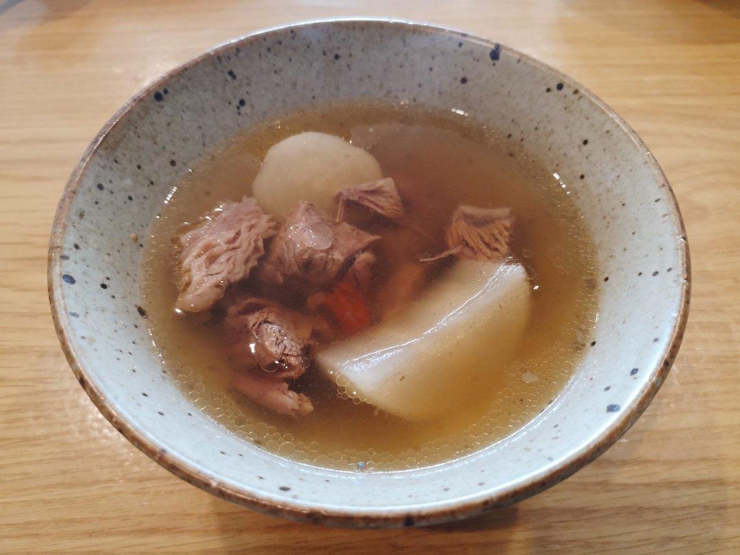 清汤萝卜牛腩