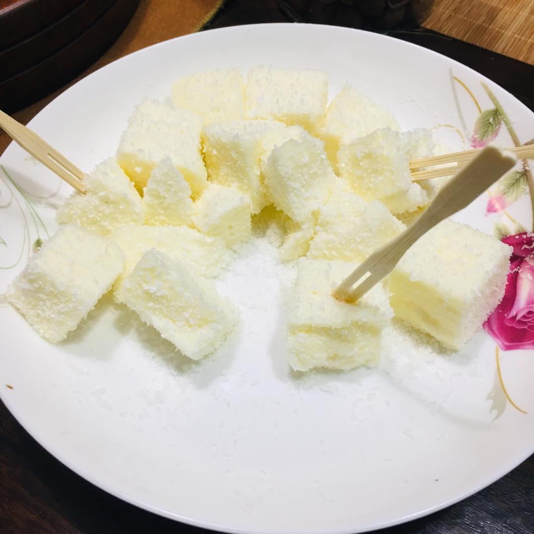 完胜85度C牛奶椰丝小方