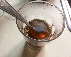 【每周食谱】萝卜红枣蜂蜜饮的做法 步骤3