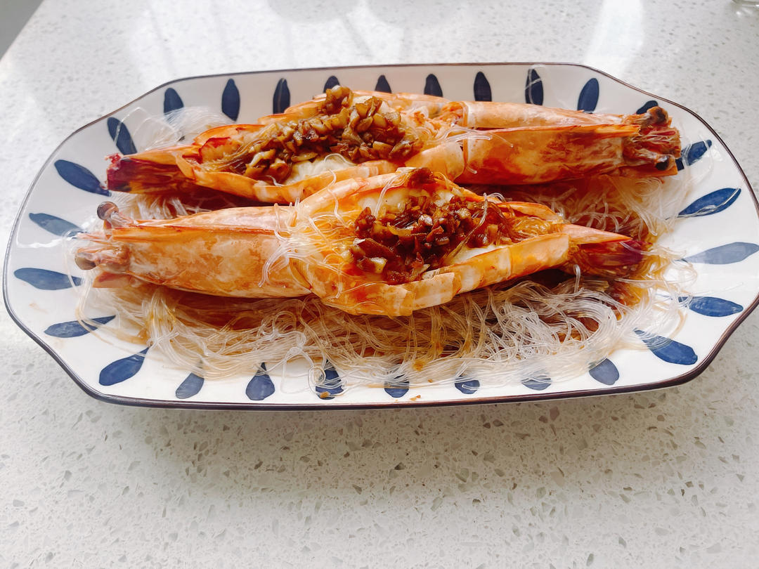 超简单又美味的蒜蓉蒸黑虎虾