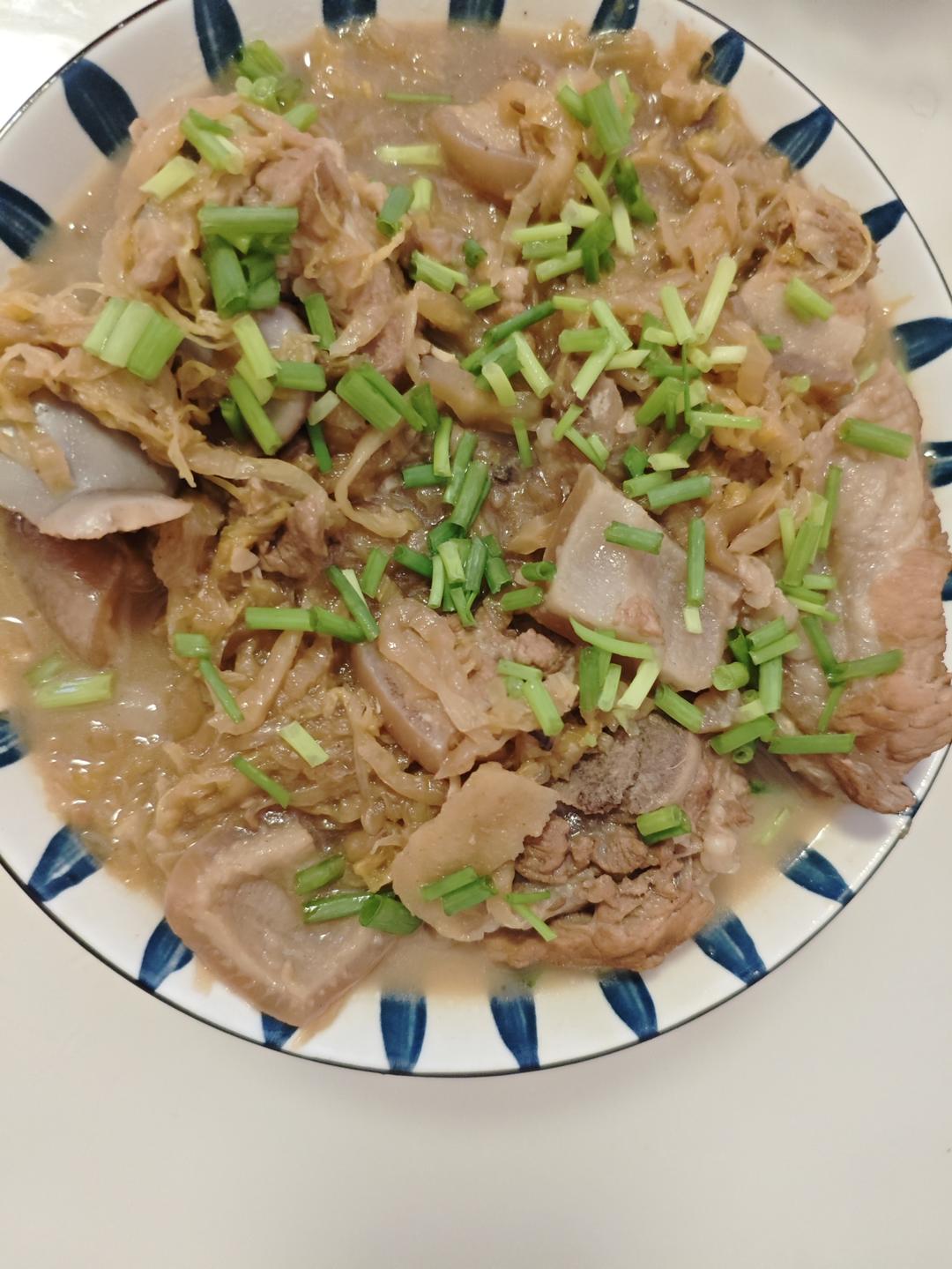酸菜炖大骨头