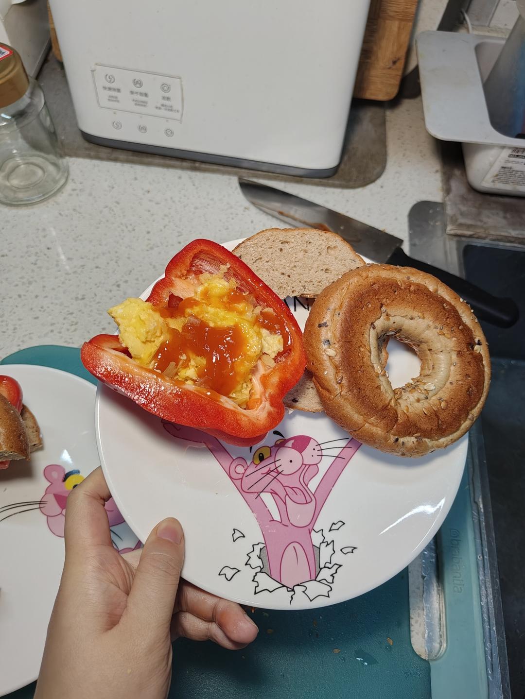 杂粮贝果和抹茶椰青