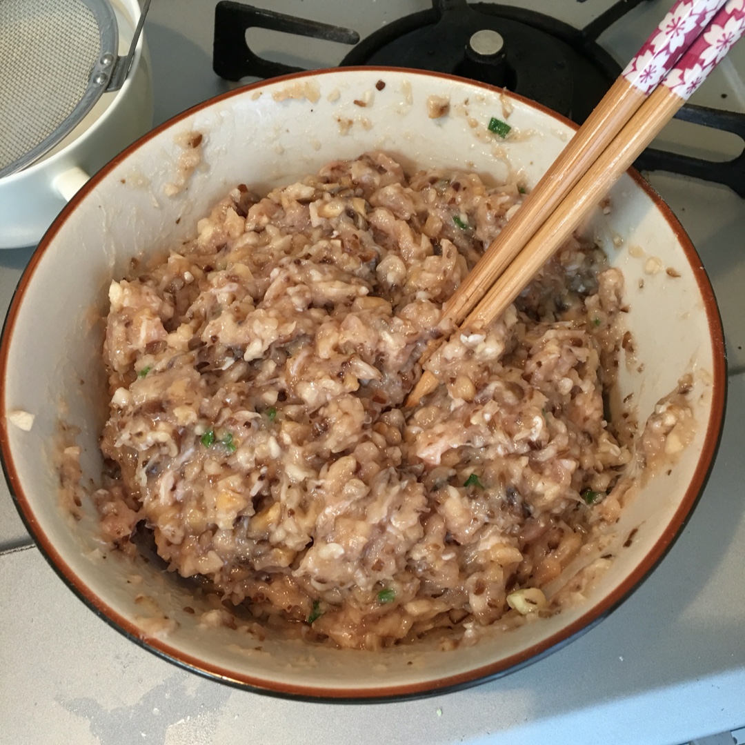 香菇肉馅饺子