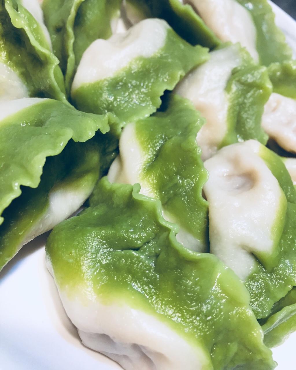 翡翠白玉白菜饺子详细版（附翡翠白玉白菜饺子包法，翡翠白玉饺子皮两种制法，面包机和面，翡翠白玉烧卖，各种馅料搭配）