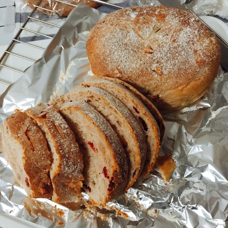 全麦蔓越莓核桃软欧包