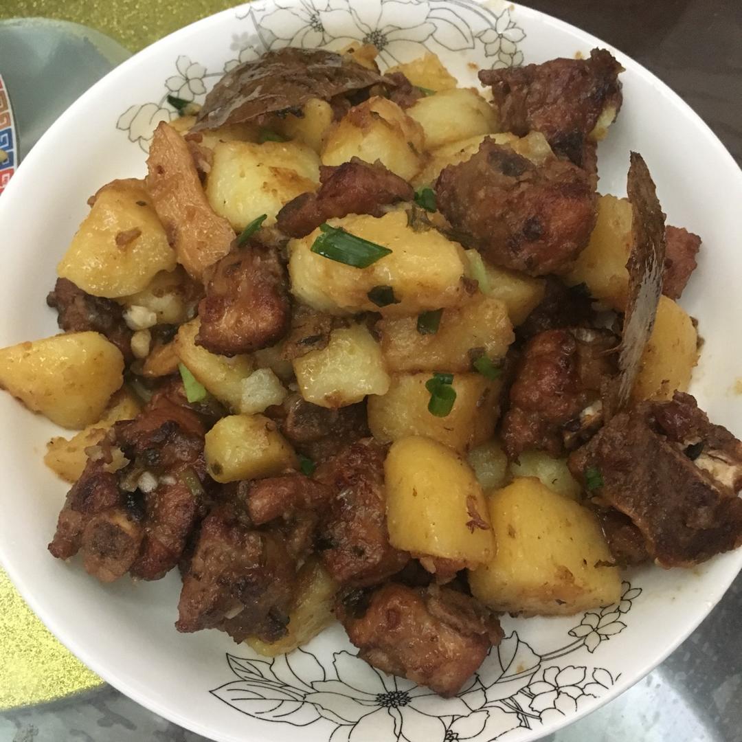 红烧排骨土豆
