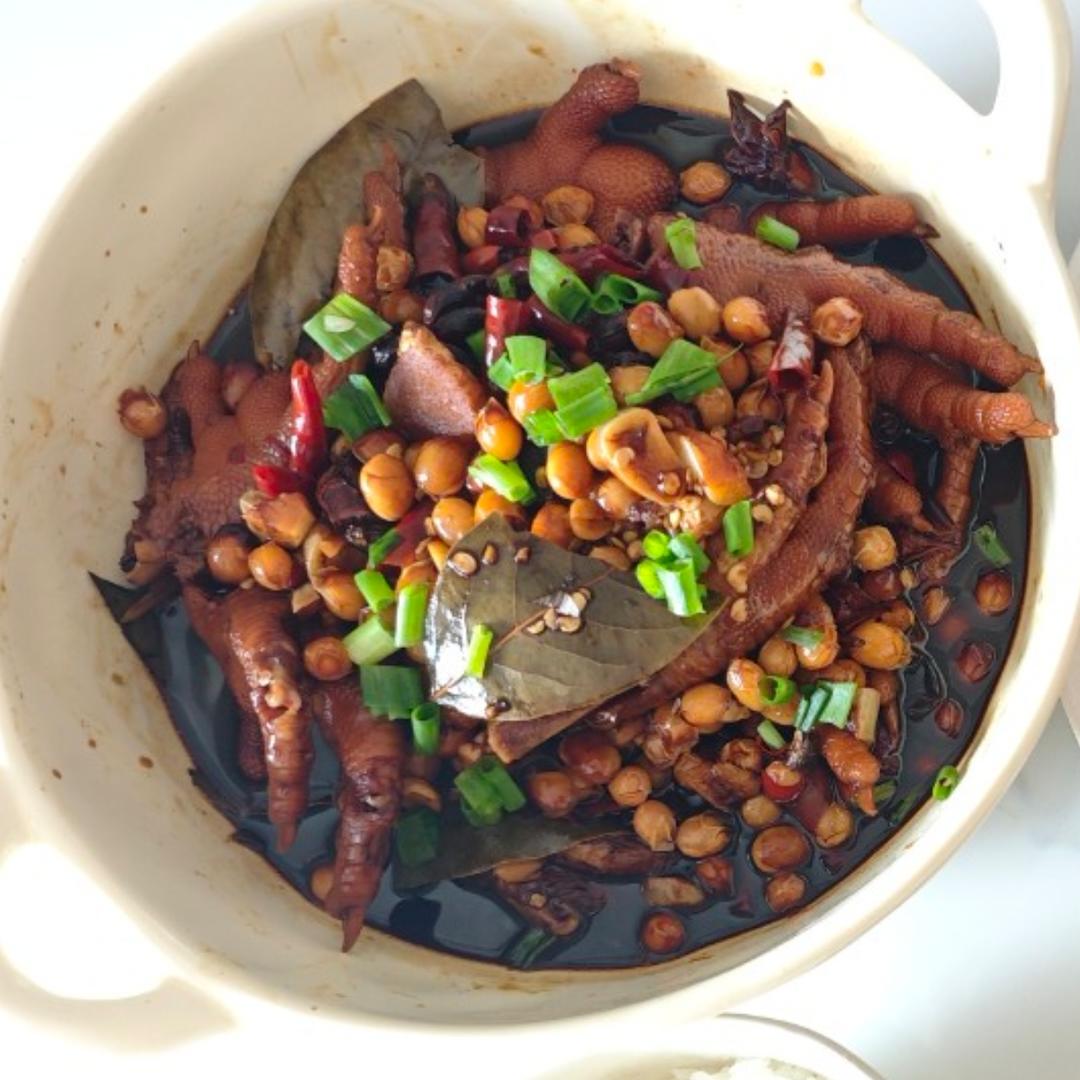 黄豆闷鸡爪