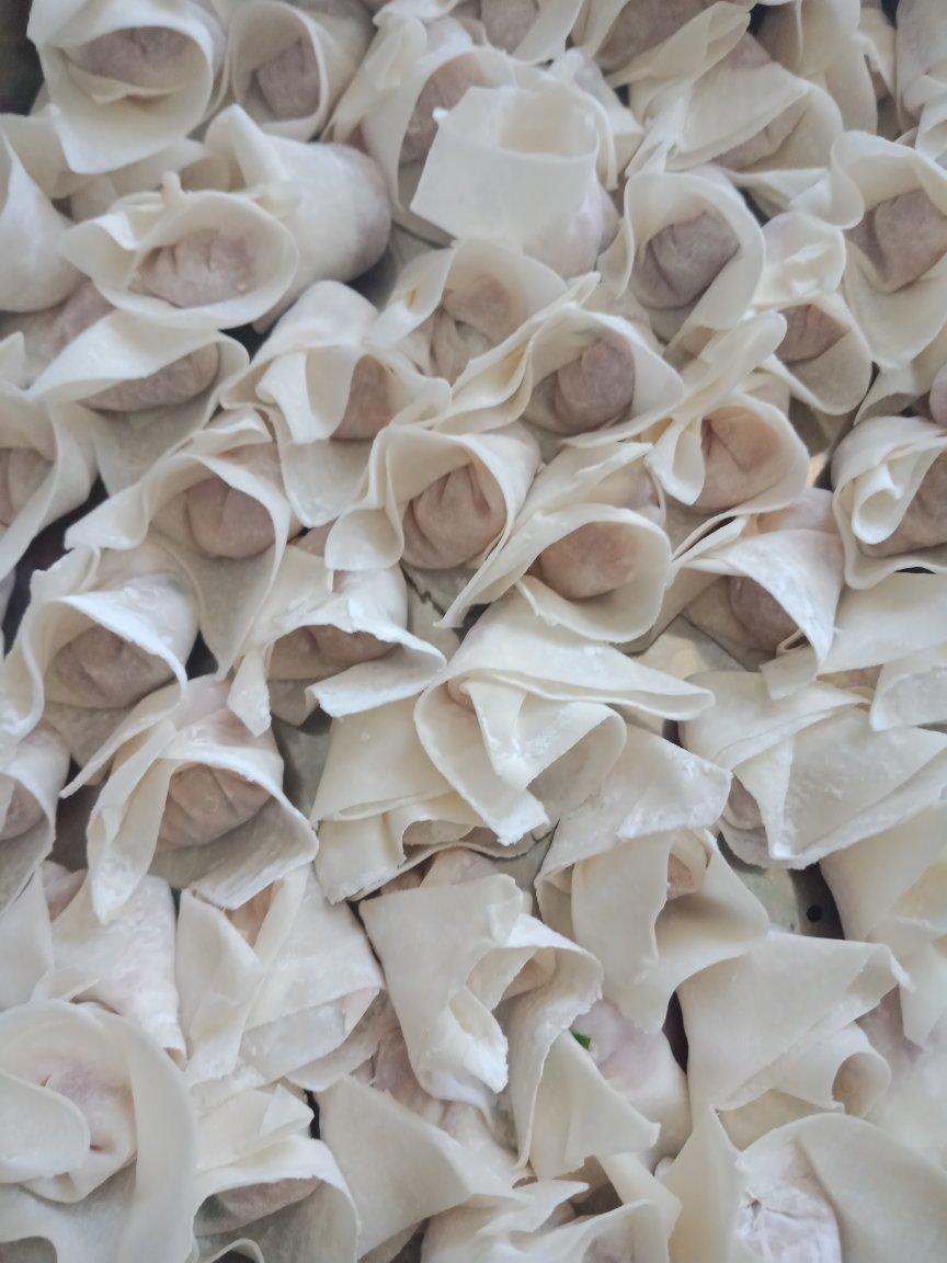 小混沌11种包法。                     阿肥发扁食包法，内附视频！