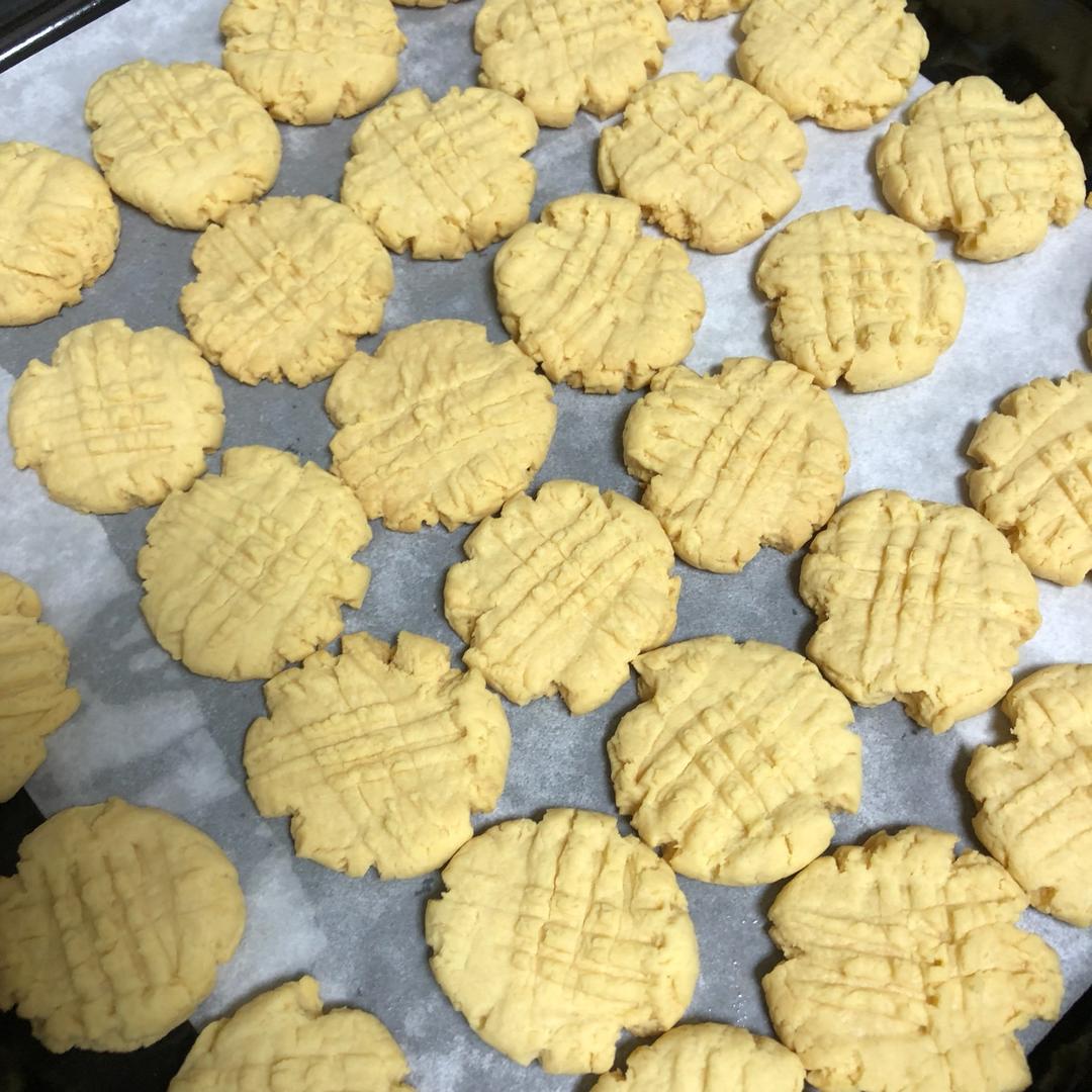 宝宝辅食：奶香小饼干