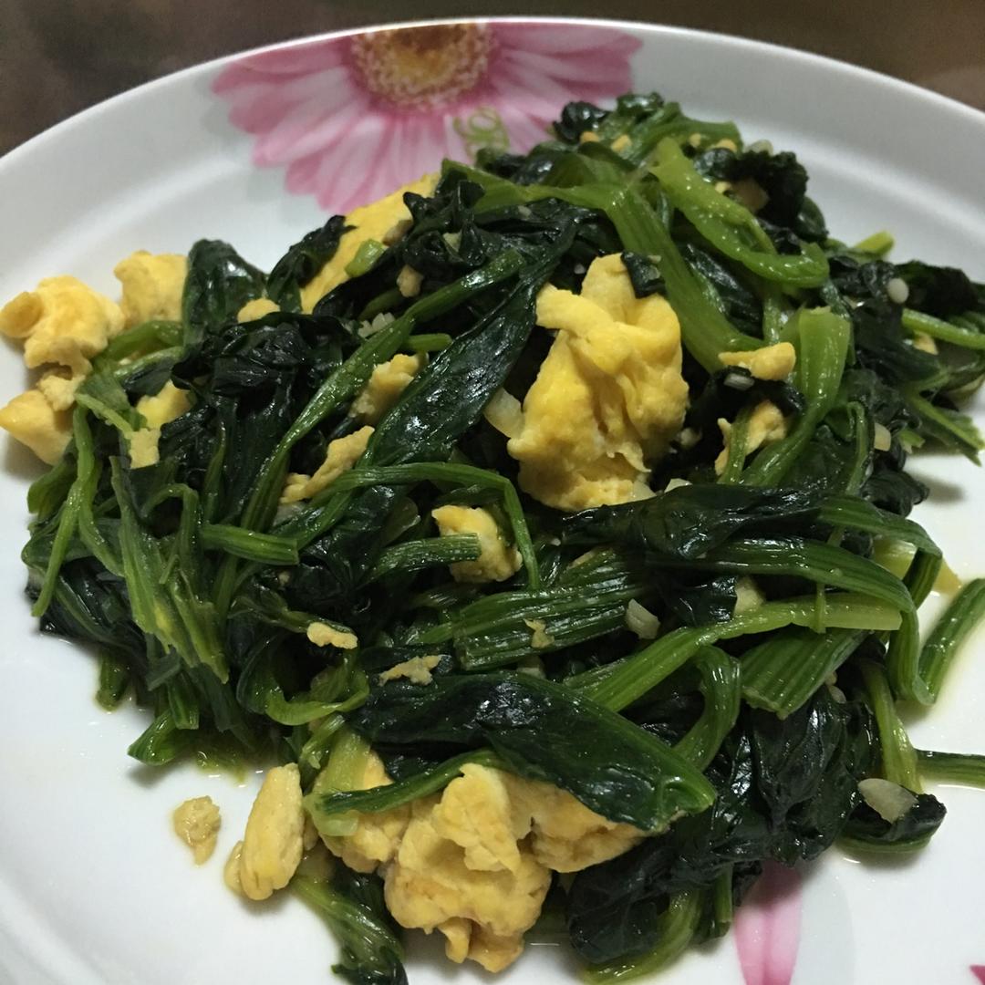 菠菜炒鸡蛋