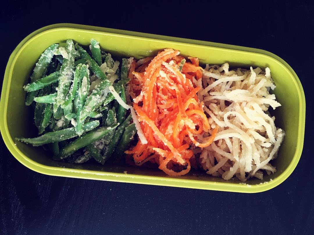 白色流苏-1做的蒸三丝