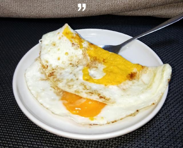 超级简单的电饭锅煎蛋的做法