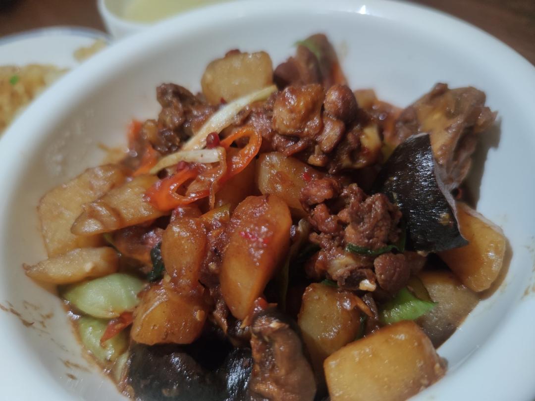 土豆黄焖鸡