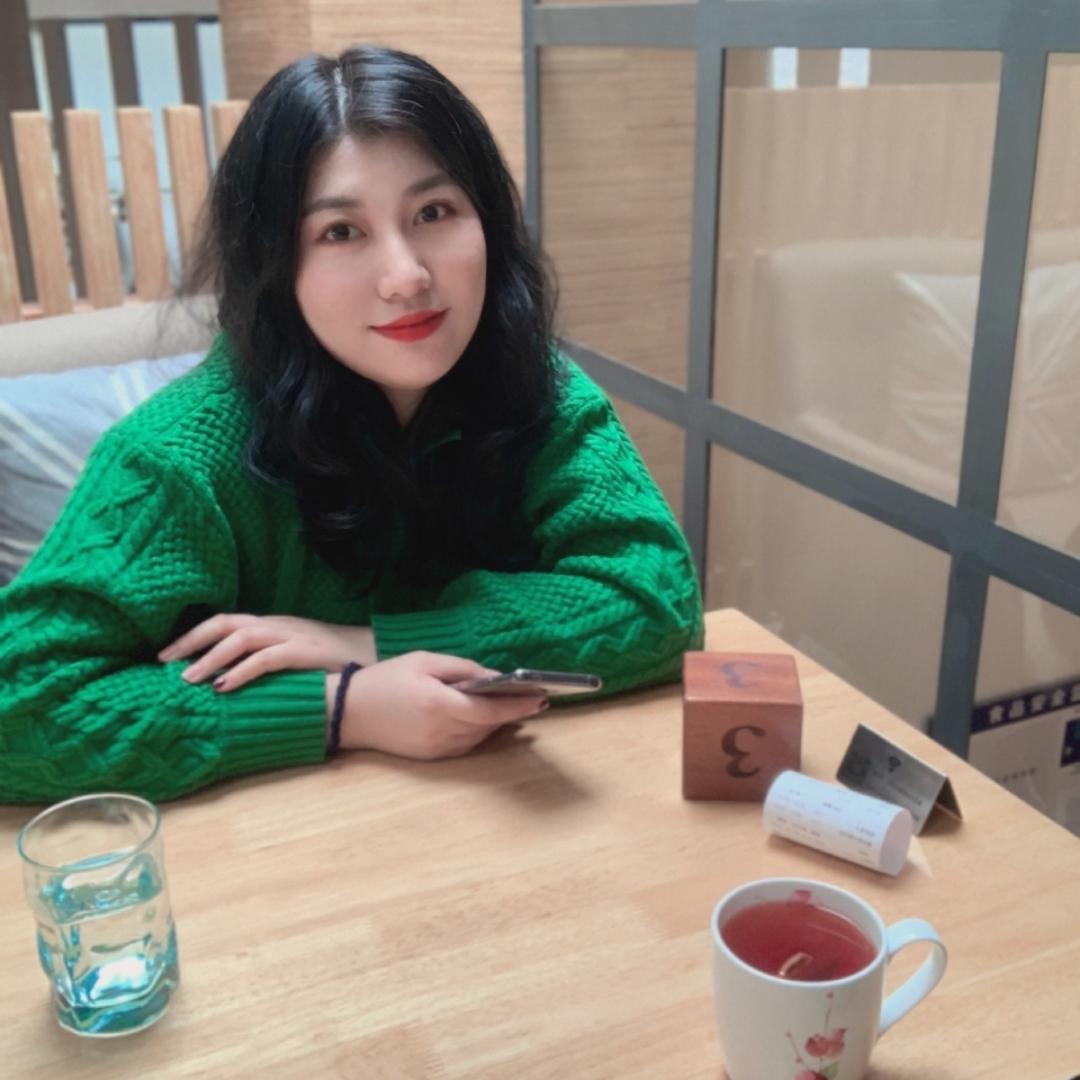 好奇的丁丁Yvonne