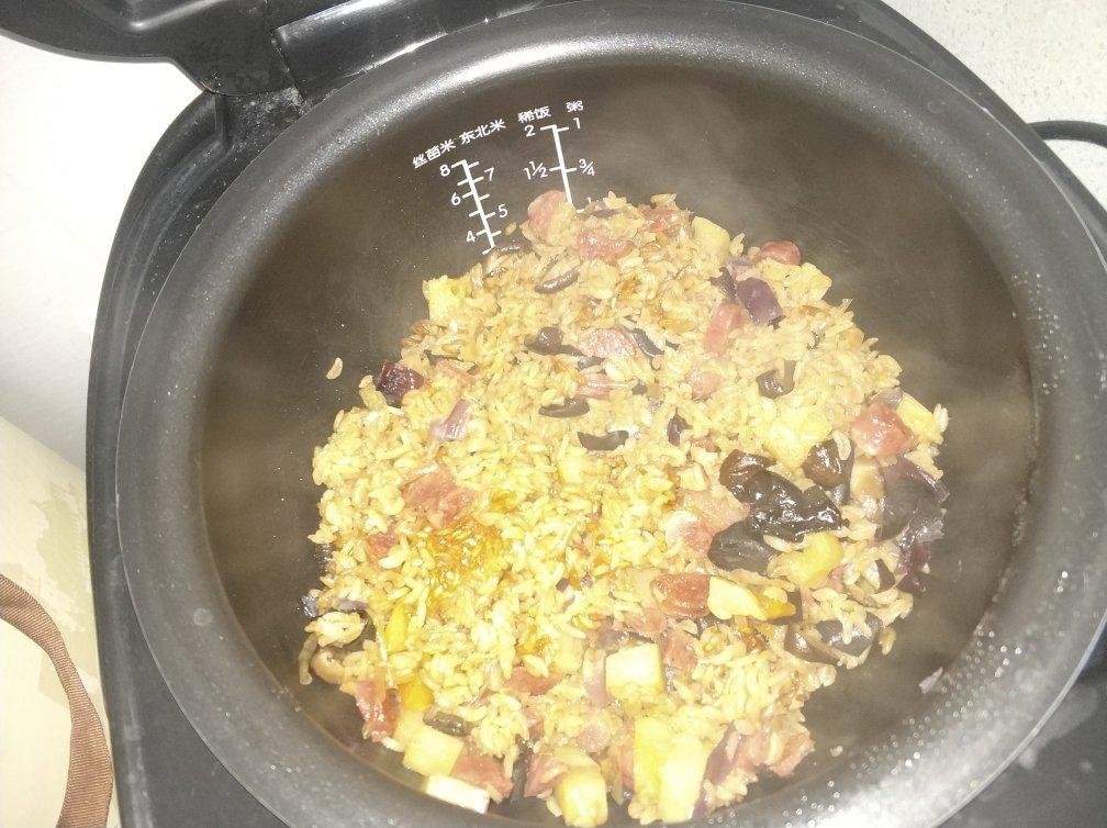 电饭锅香菇香肠饭(●´∀｀●)