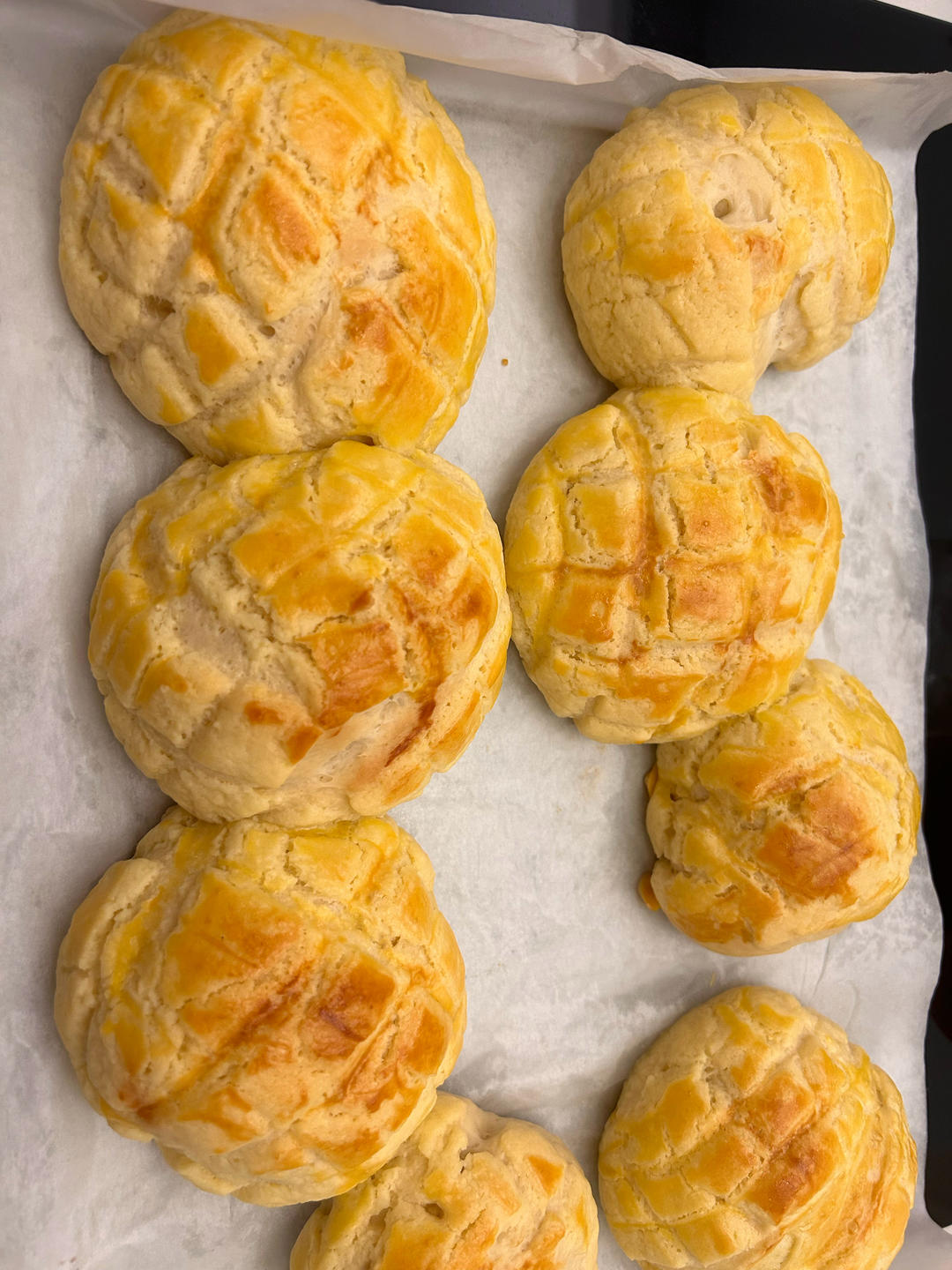 好吃到炸裂的港式菠萝包（附带制作酥皮的小视频）