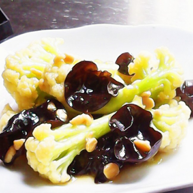 飘旭儿做的有机花菜炒黑木耳