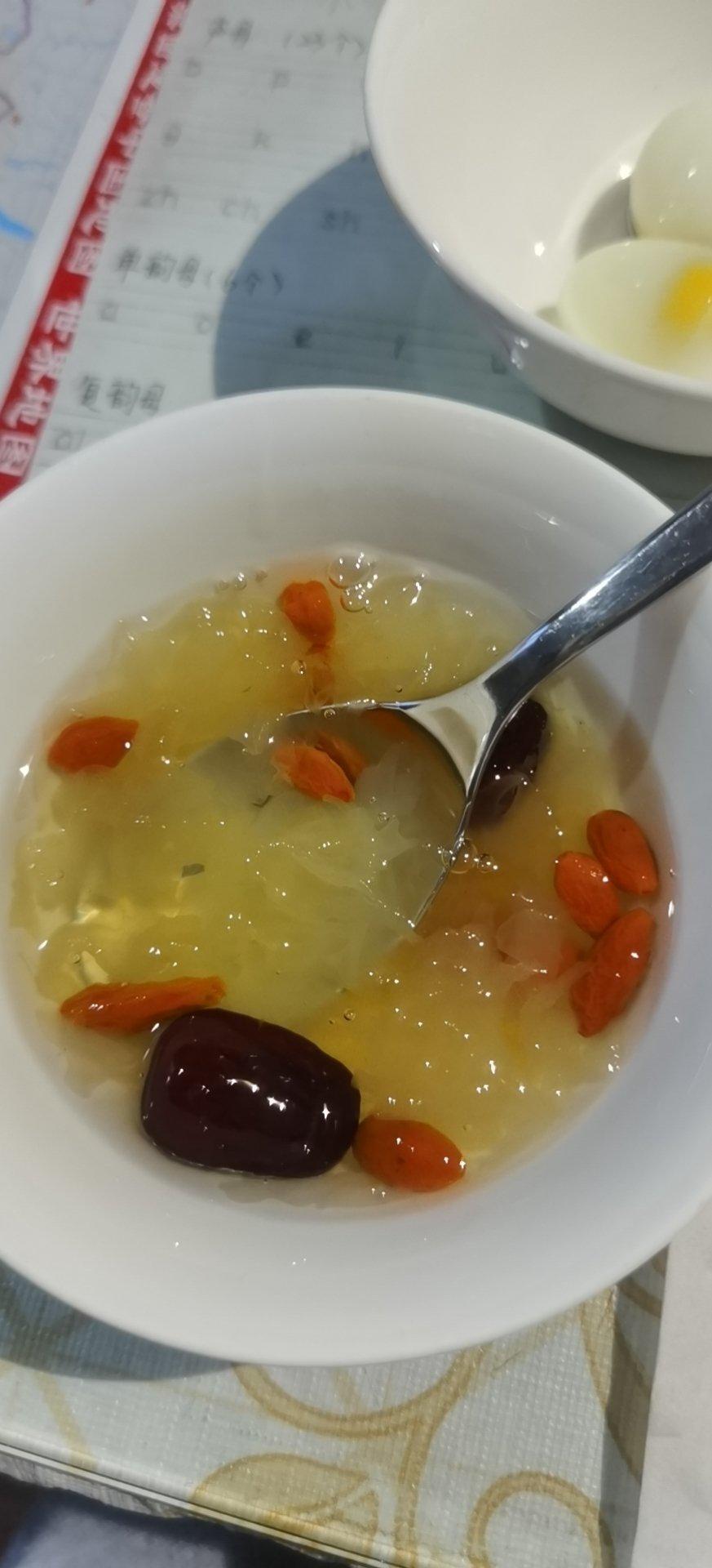 0失败的快速出胶银耳红枣汤（超详细）