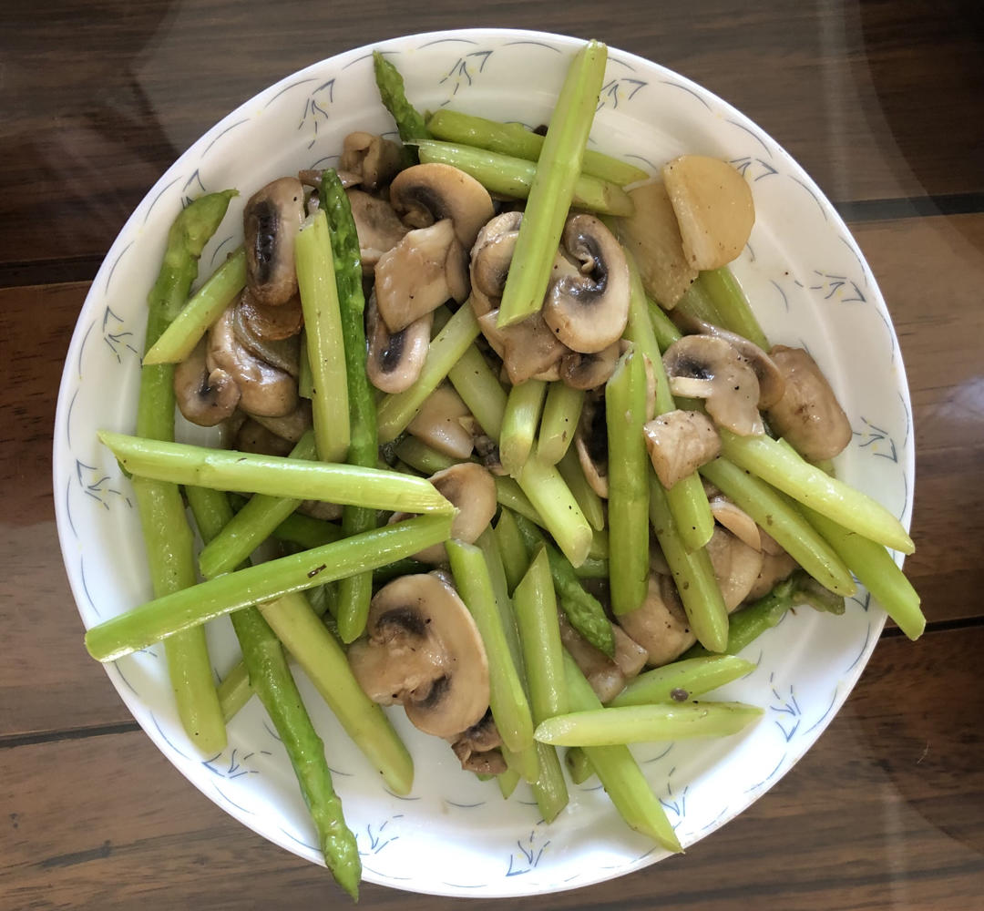 教你做最好吃的芦笋炒蘑菇 新手速get！