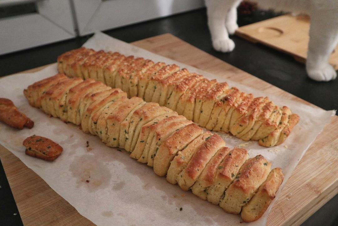 橄榄油蒜香手撕包