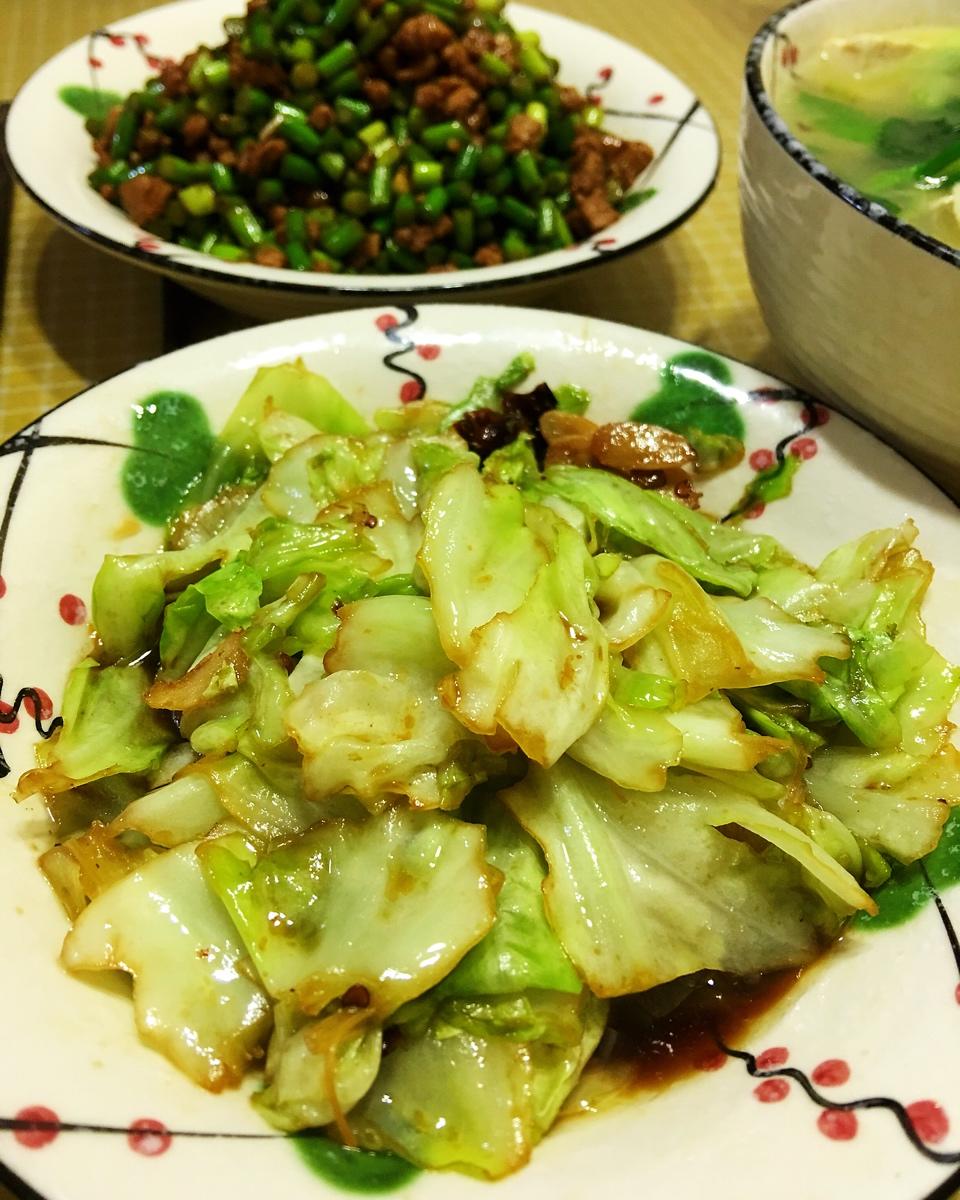 阿婆手撕包菜