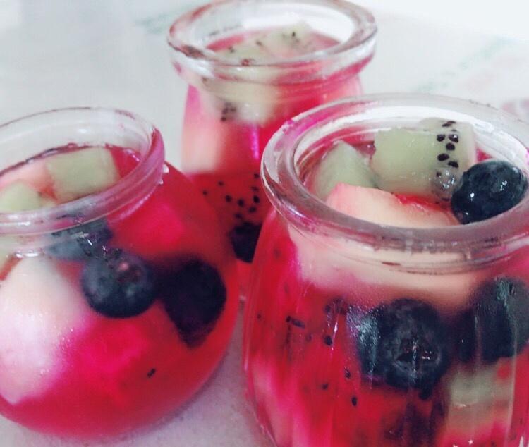 嬛做的炫彩雪碧果冻