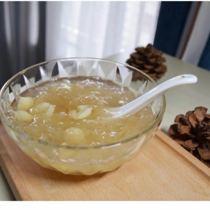 红枣银耳莲子羹