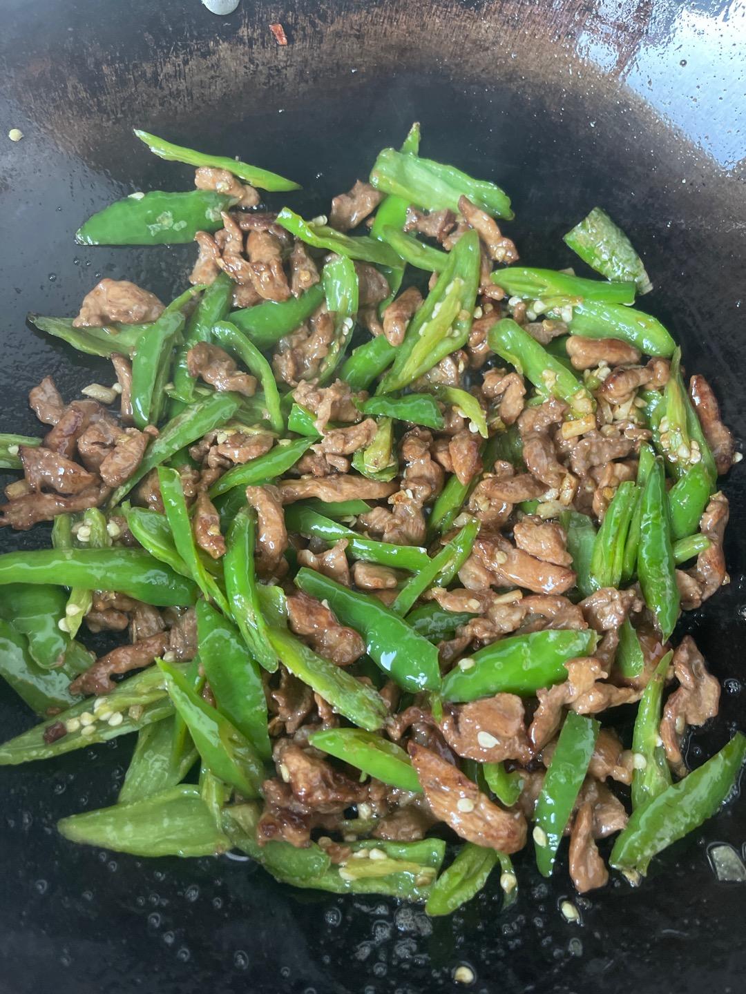 青椒肉丝，这样炒太好吃了。