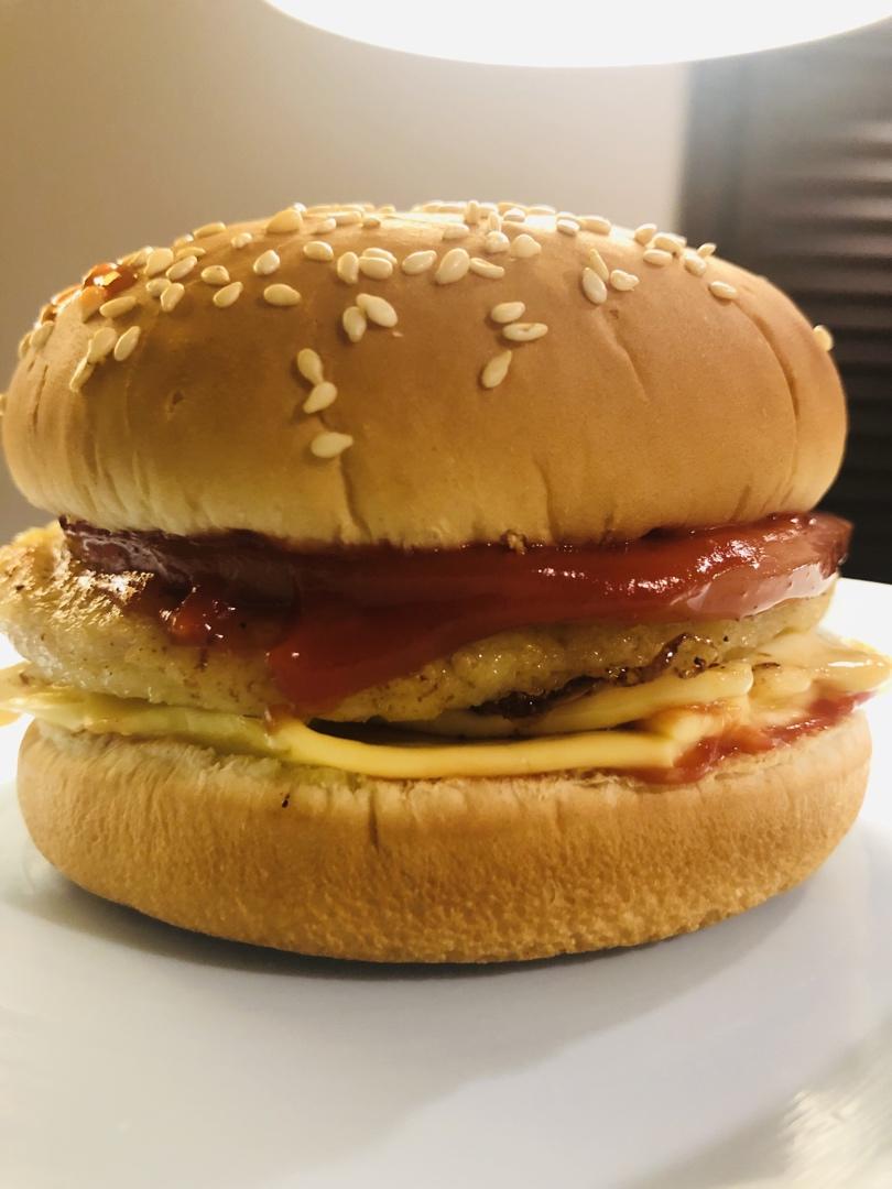 游儿游abc做的肯德基早餐汉堡轻松在家做 ---『玉米鸡肉汉堡包』