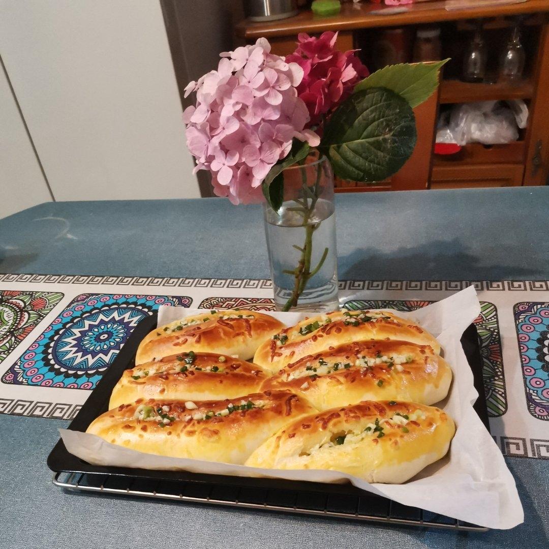 黄金芝士蒜香法式软面包｜芝香浓郁