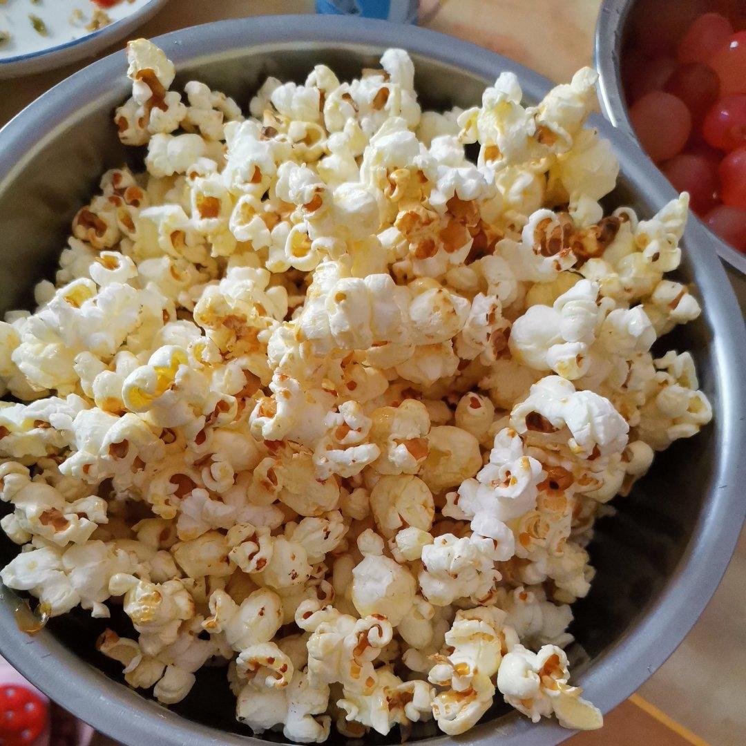 小吃货6666688888做的爆米花