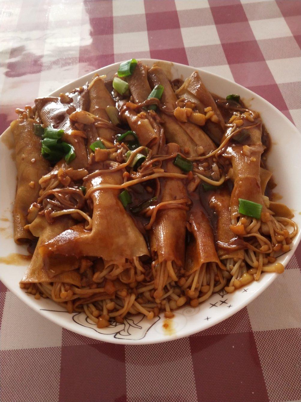 比肉还好吃的金针菇豆皮卷