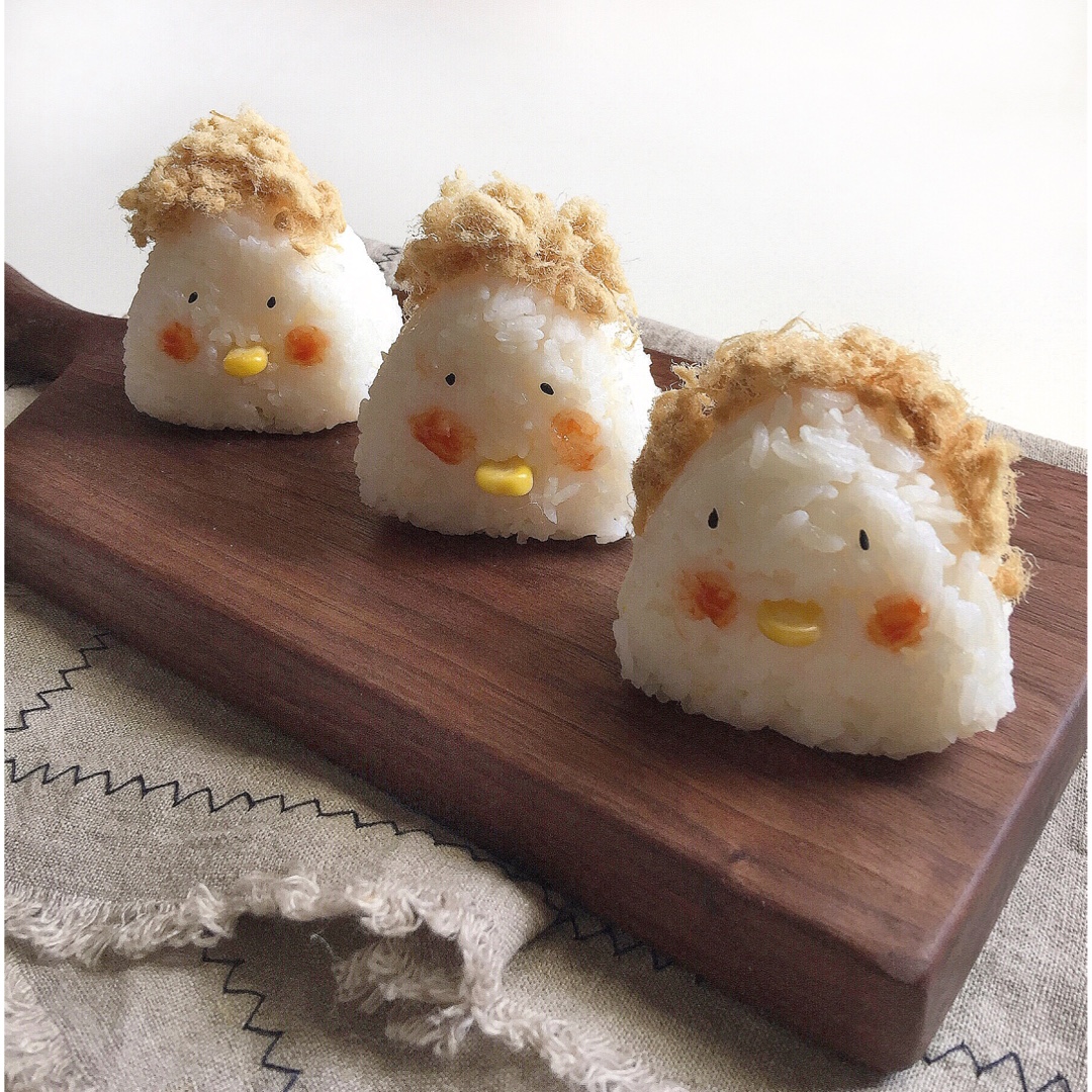 爆炸头饭团君（肉松饭团）