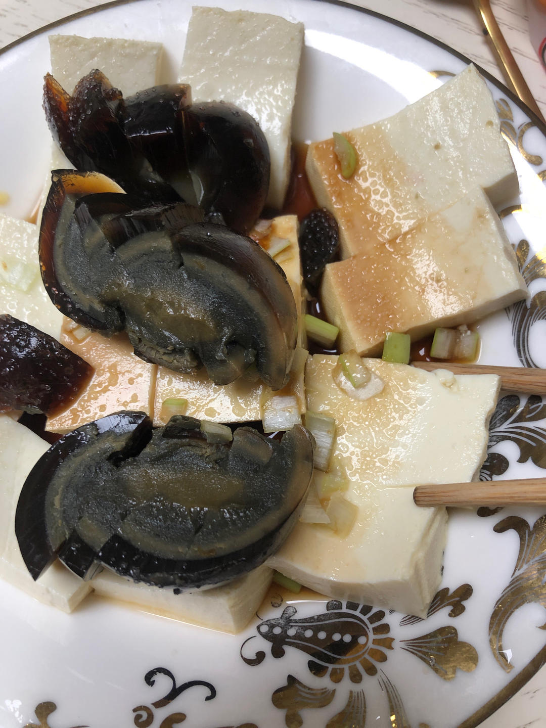皮蛋拌豆腐