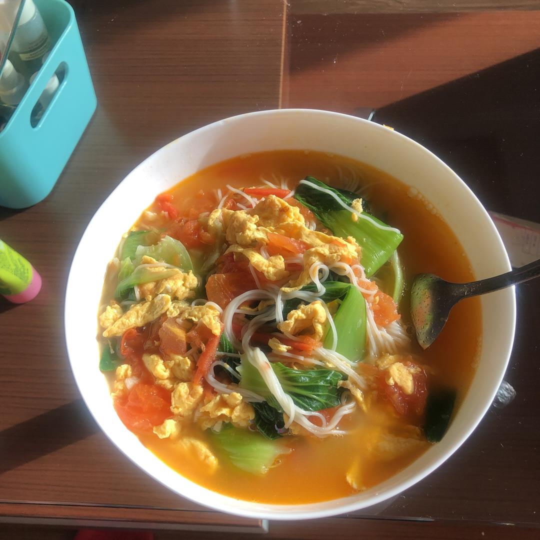 西红柿鸡蛋挂面汤