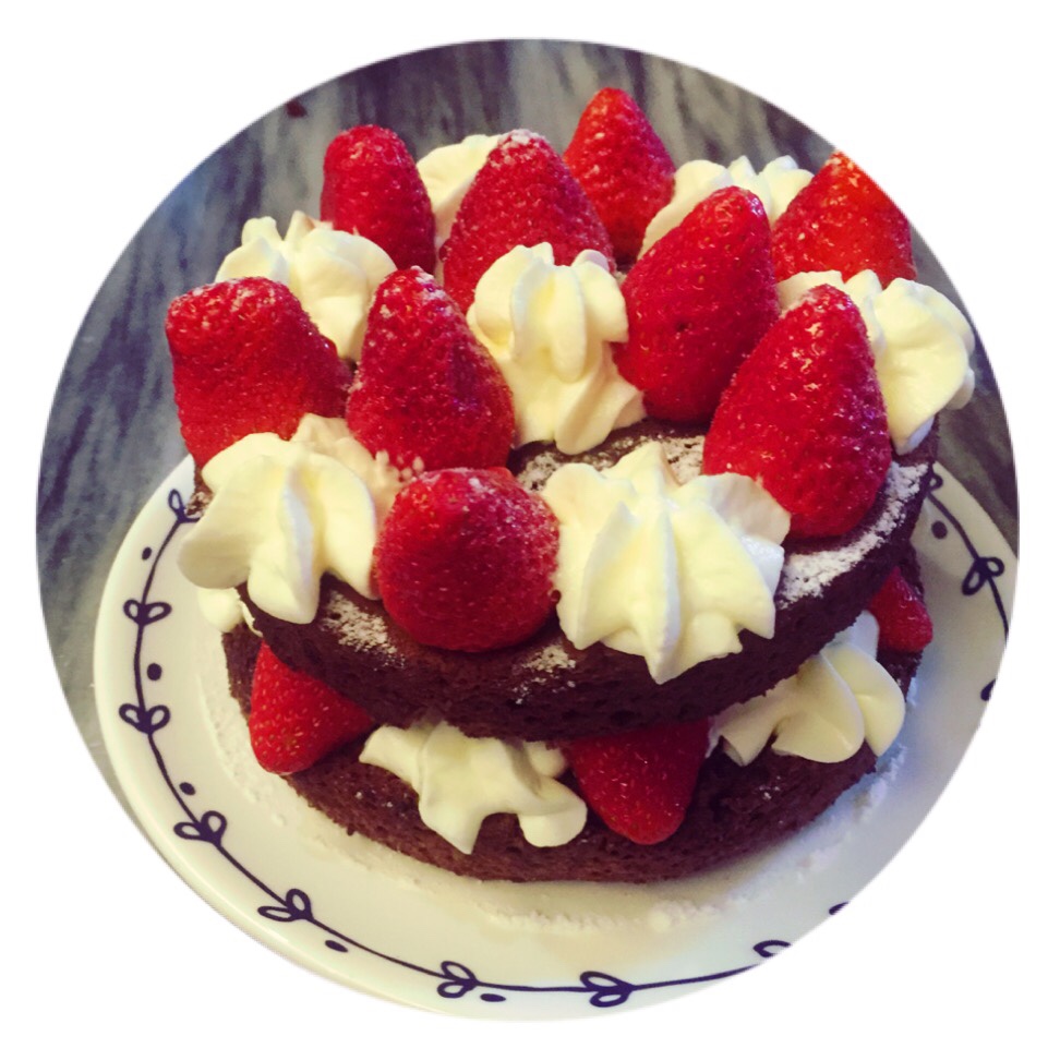 草莓的圆舞曲-巧克力裸蛋糕