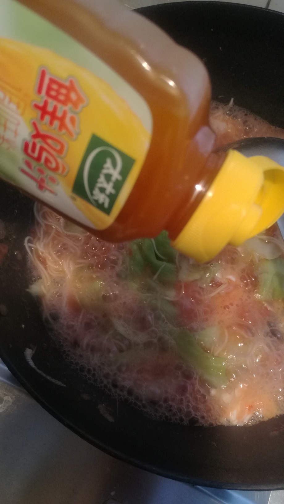 不炝锅又少油的面条(西红柿鸡蛋面)——太太乐鲜鸡汁快手菜的做法 步骤5