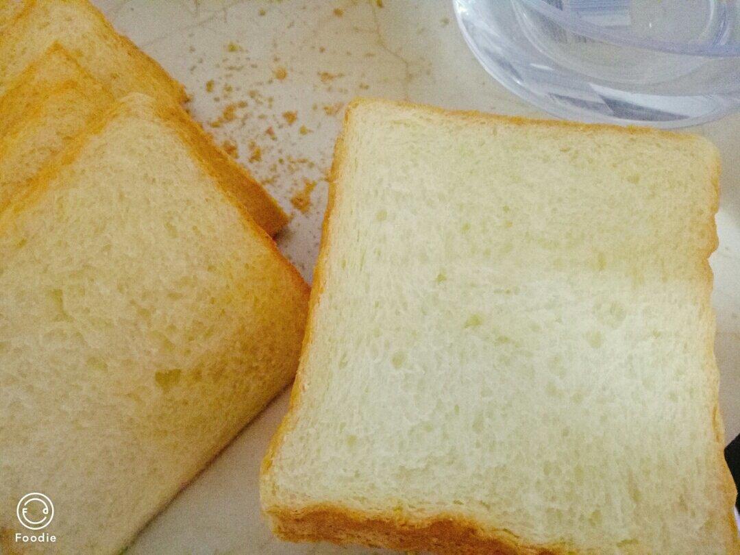 牛奶吐司——面包机揉面专用的方子，简单版！