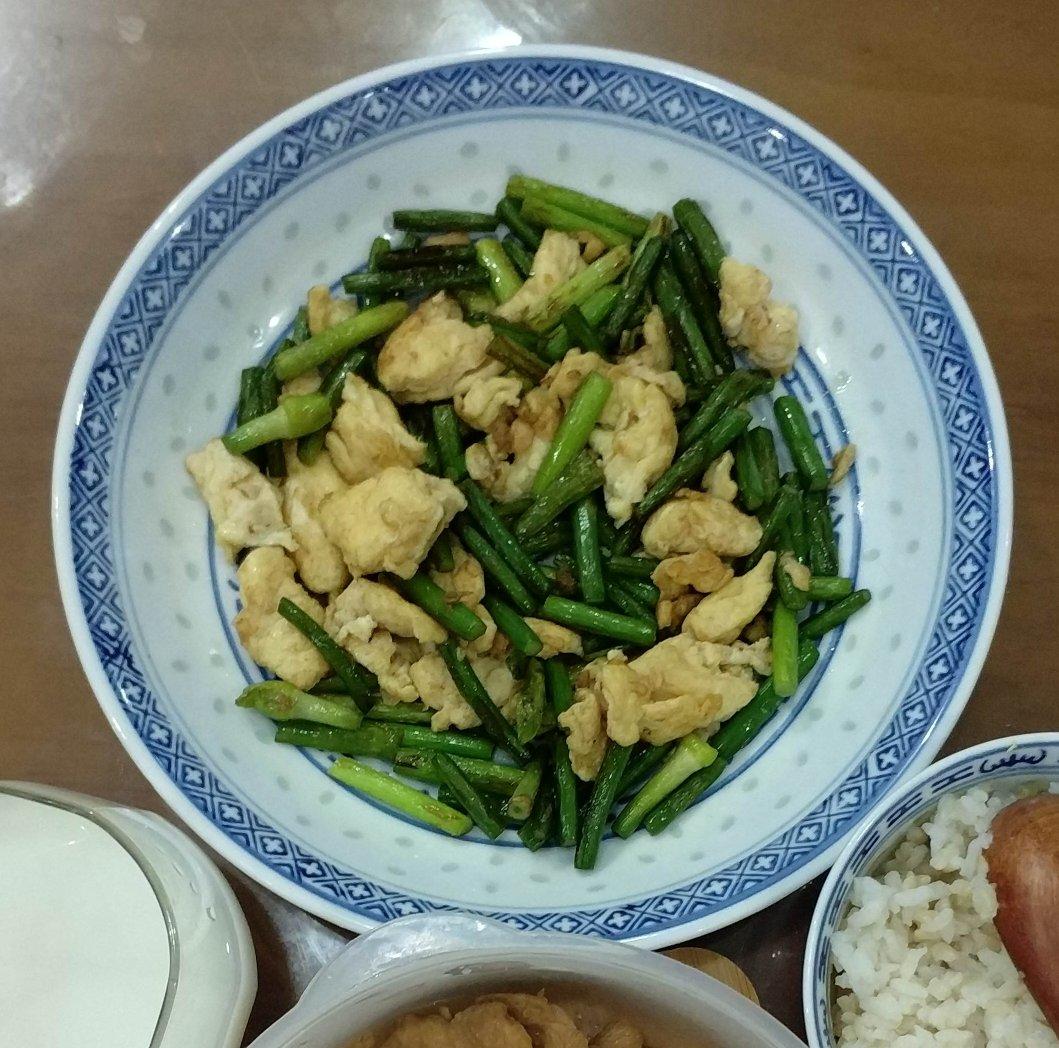 韭苔炒鸡蛋