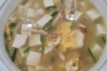鸡蛋海鲜菇豆腐汤