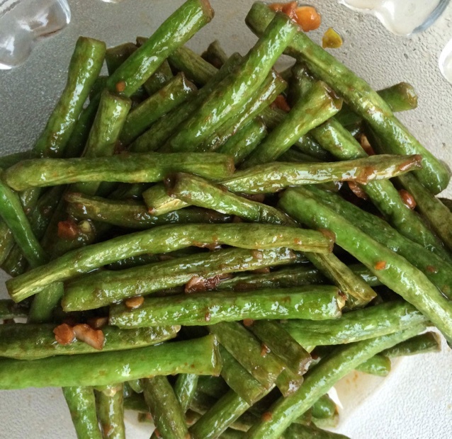 蒜炒豇豆（长豆角）
