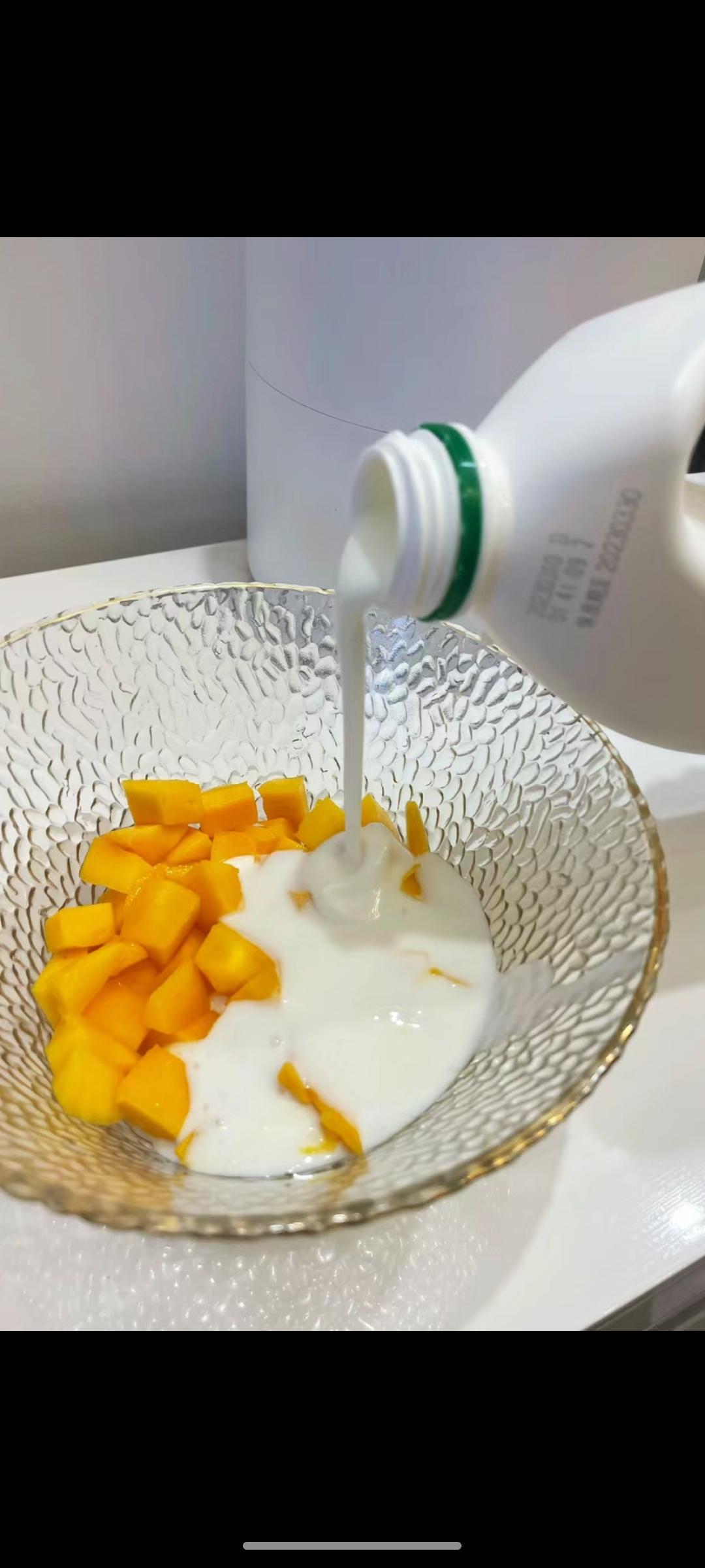 零厨艺的芒果冻酸奶，比外面甜品店好吃几倍！！！