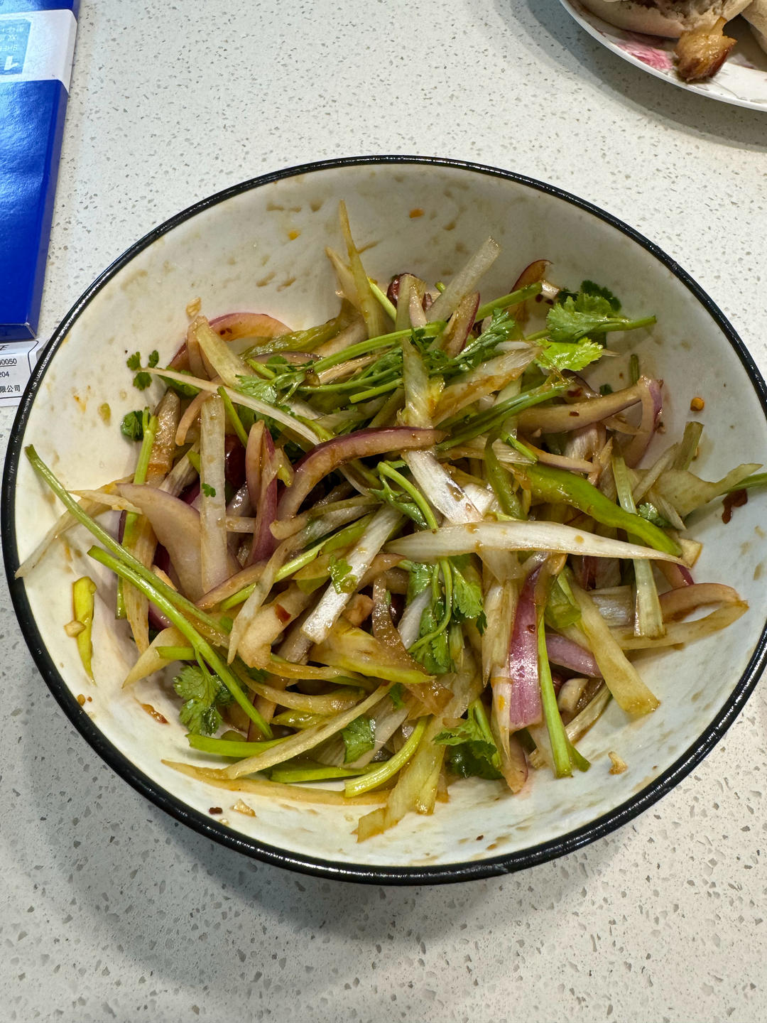 拌三丝老虎菜怎么做才好吃？原来有技巧，看饭店大厨是如何做的