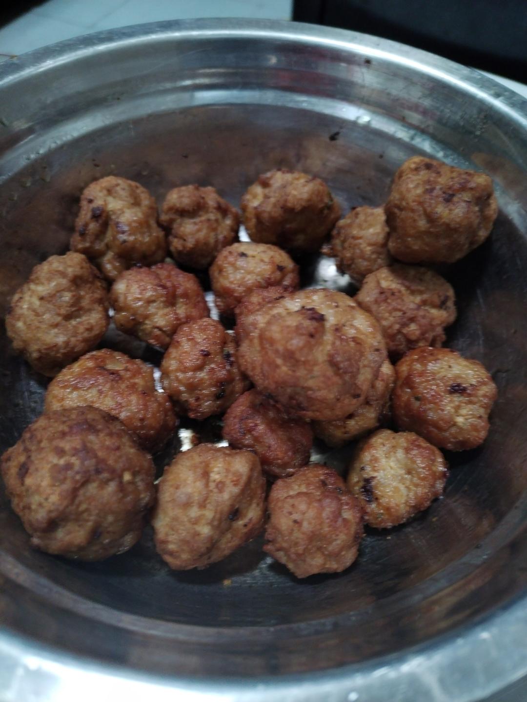 少油炸小肉丸子