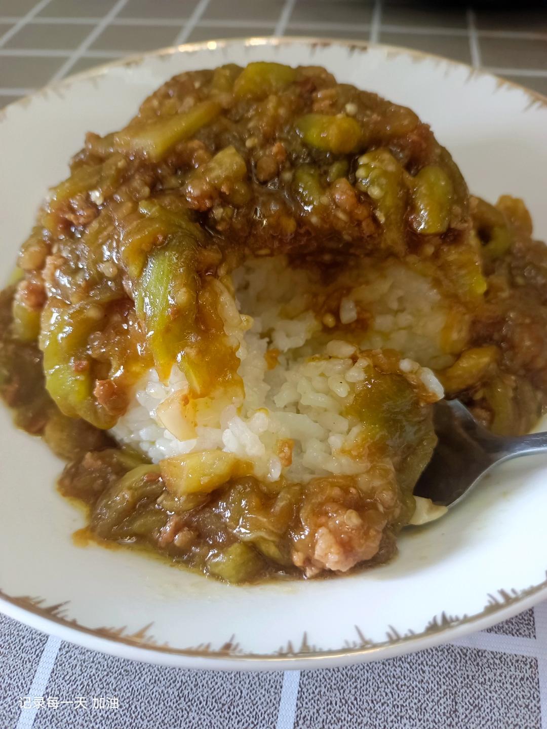 新手也能十分钟做完全家舔盘子的肉末茄子